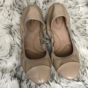 Dexflex comfort - Beige Patent Leather Packable Shoes